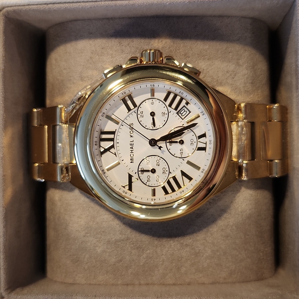 BRAND NEW Women's gold wrist watch